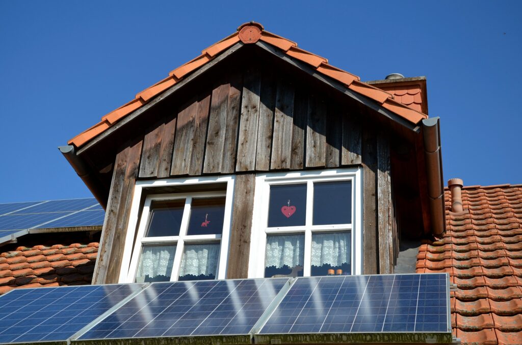 photovoltaic-533688_1920