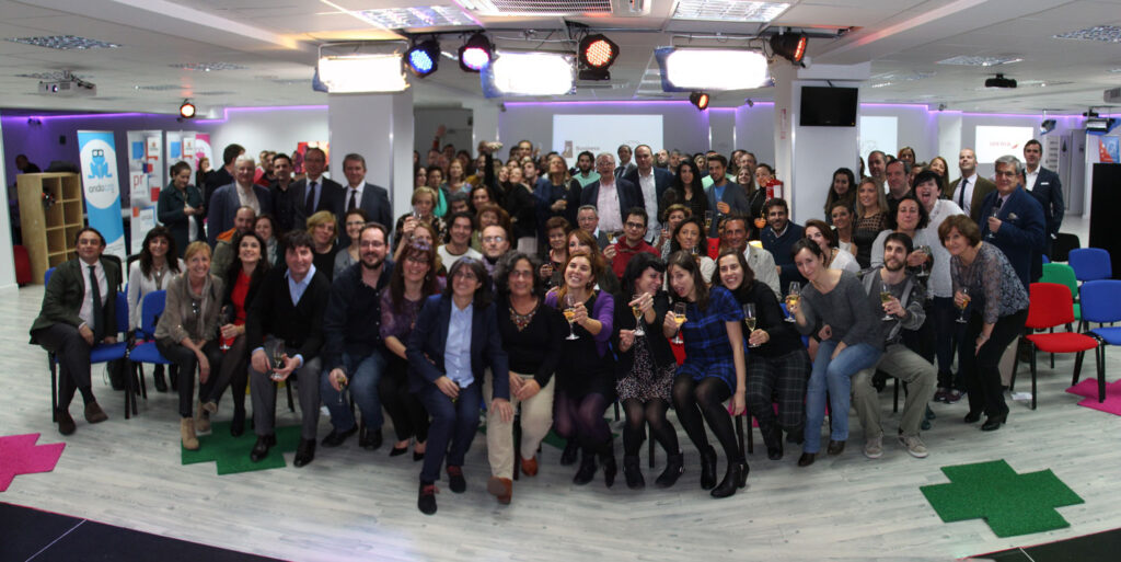 IMF Business School organiza cocktail solidario para la ONG Nepal Sonríe