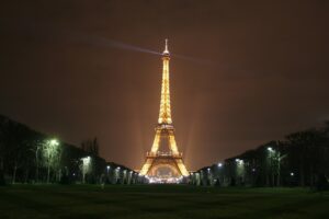 eiffel-tower-1064991_1280