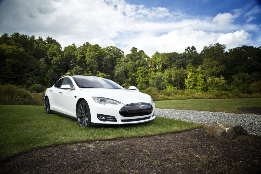 coche de conducción semi-autónoma o autónoma