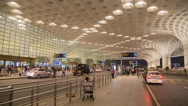 movilidad y transporte: vehiculos en aeropuerto