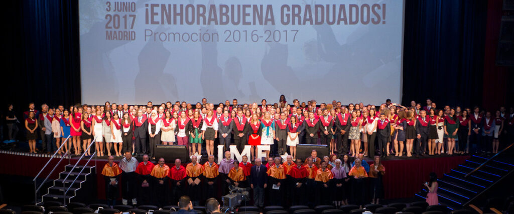 Todos los alumnos en la Graduación de IMF Promoción 2017
