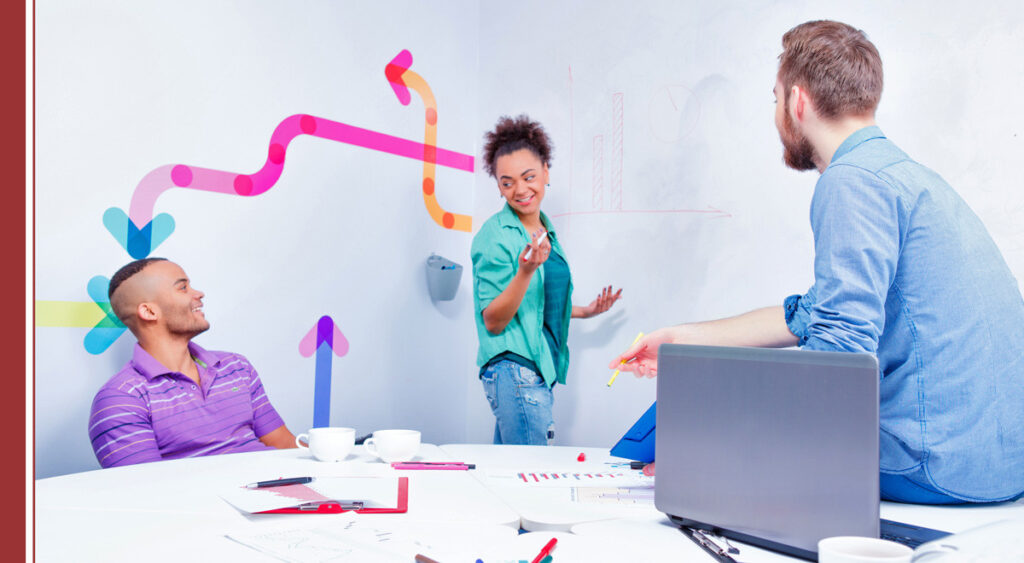 Design Thinking se ha encargado de aportar soluciones a la organización, pero normalmente de marketing, negocio, innovación y producto. Esta metodología es aplicable a otras áreas como la de Recursos Humanos, donde podemos impactar en las personas mucho más. De esta manera, es cuando estamos realmente aportando valor.