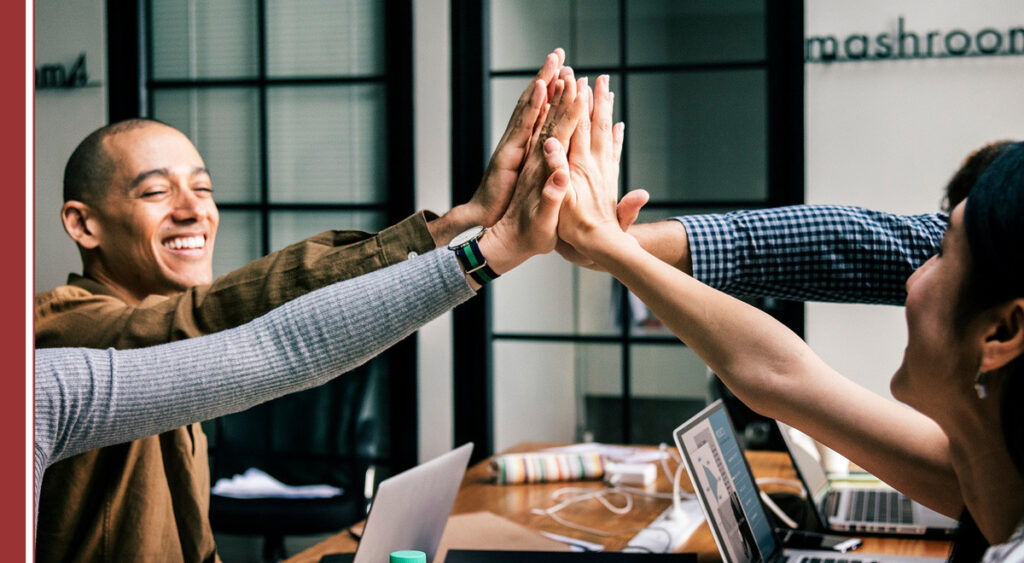 Hablar de cultura en una organización comprende muchos aspectos, pero equivaldría a hablar de la personalidad de una persona. Hay muchos matices y debemos entender bien por qué una empresa debe tener claros sus valores, su misión y su visión. Es por ello por lo que, definirlo bien y comunicarlo al resto de la organización, es uno de los retos de Recursos Humanos.