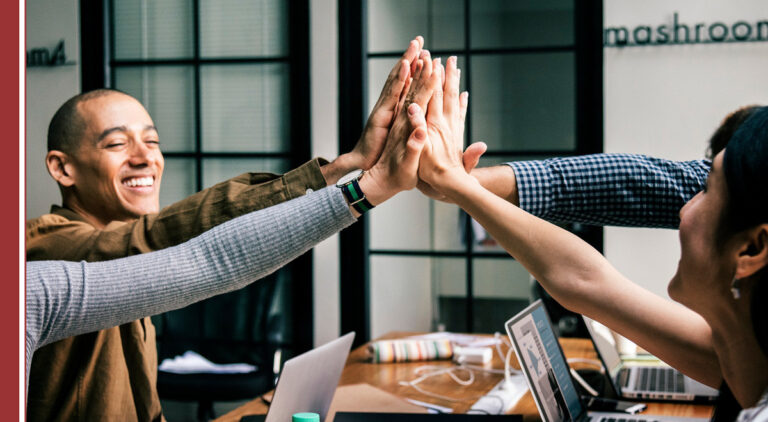 Hablar de cultura en una organización comprende muchos aspectos, pero equivaldría a hablar de la personalidad de una persona. Hay muchos matices y debemos entender bien por qué una empresa debe tener claros sus valores, su misión y su visión. Es por ello por lo que, definirlo bien y comunicarlo al resto de la organización, es uno de los retos de Recursos Humanos.