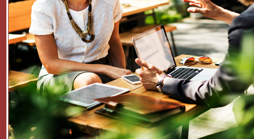 El futuro del trabajo asusta. Cambios en los entornos de trabajo, profesiones que desaparecen y otras nuevas que se inventan. Recursos Humanos está en plena adaptación de toda esta situación y hay que conocer qué se nos viene, que por otra parte ya está en gran parte entre nosotros.