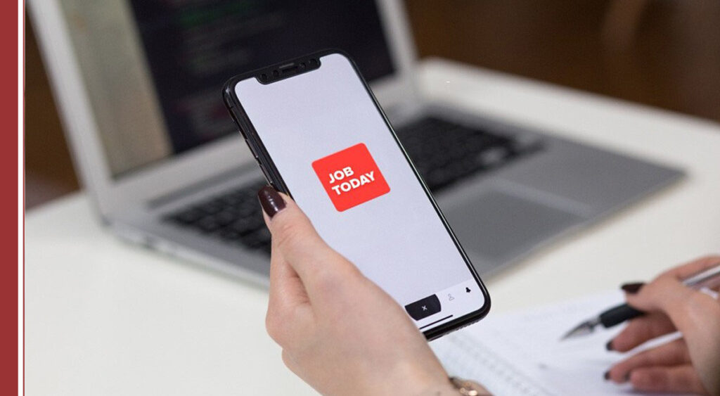 Job Today es una aplicación dirigida a personas que están buscando trabajo. Una herramienta que conecta de una manera rápida a organizaciones con candidatos que pueden encontrar ofertas de trabajo en el sector servicios. Recientemente han lanzado una serie de guías interactivas para ayudar en el proceso de búsqueda específicos por sector.