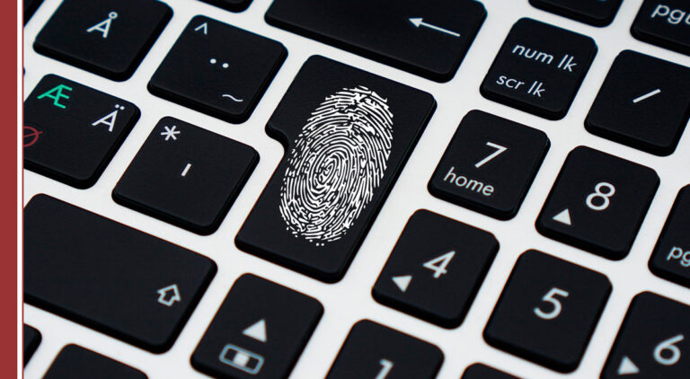 Hoy en día estamos acostumbrados a oír y leer sobre marca personal. La huella digital está muy relacionada con ella, porque es lo que dejamos en las redes. Cada día más departamentos de Recursos Humanos, integran en sus funciones, el ayudar a los empleados a gestionar de la mejor manera su huella digital. Así que, si eres candidato en busca de trabajo, has de cuidarla tanto o más.