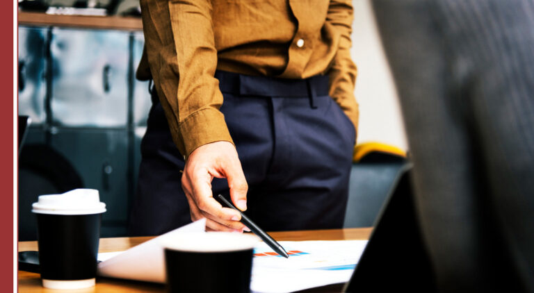 Estar a buenas con tu jefe no siempre es fácil. No depende de nosotros decidir la personalidad o forma de trabajar del que manda. Pero sí podemos trabajar para mejorar esa relación desde nuestra actitud. En Recursos Humanos hay muchos consejos para que la relación con tu jefe sea lo más fructífera posible.