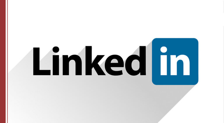 Dicen que si no estás donde puedas ser visible para los que te buscan, no existes. LinkedIn es una red social enfocada a conectar profesionales. Pero hay quien aún comete algunos errores, y es importante saber sacarle el mejor rendimiento a una red que puede ofrecerte mucho. Los departamentos de Recursos Humanos de algunas empresas, ya tienen en esta herramienta un recurso de gran utilidad que les ayuda con la búsqueda de talento. Si quieres estar en su radar, debes trabajar en esta red.