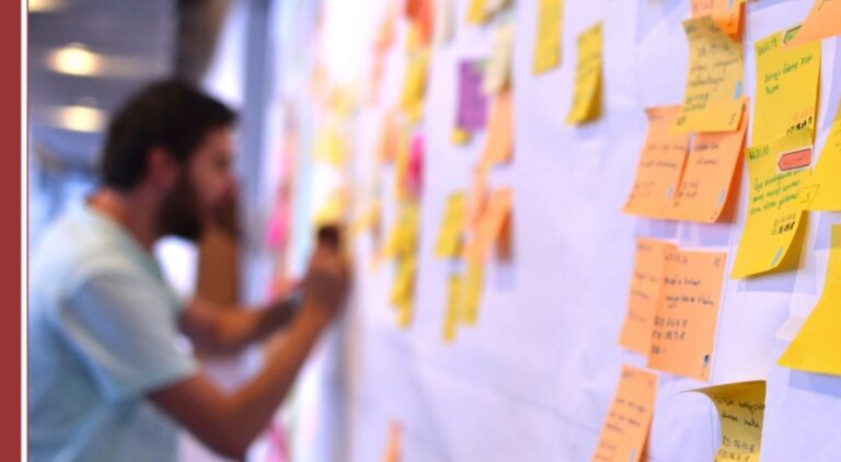 Desde que los departamentos más innovadores de algunas organizaciones implantaras nuevas fórmulas de organización y gestión, hay una que resuena cada vez en más áreas. La metodología Agile SCRUM está ganando adeptos por estar demostrando su valía y todo el potencial que puede aportar en toda la organización. Desde luego en Recursos Humanos está iluminando una nueva forma de gestionar los procesos internos.