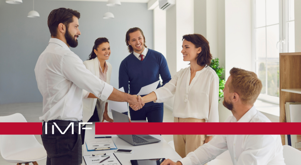 Entre las funciones de Recursos Humanos se encuentra la de cuidar la experiencia de los empleados siendo más estratégicos dentro de negocio. Aportar puentes entre la estrategia del negocio y las personas, es precisamente una de las funciones del HRBP, figura estratégica dentro de la organización. Medir es básico para poder aportar valor, porque los datos son la vía para entender qué está sucediendo y crear mejores realidades.