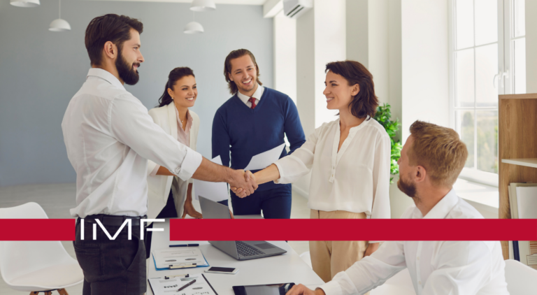Entre las funciones de Recursos Humanos se encuentra la de cuidar la experiencia de los empleados siendo más estratégicos dentro de negocio. Aportar puentes entre la estrategia del negocio y las personas, es precisamente una de las funciones del HRBP, figura estratégica dentro de la organización. Medir es básico para poder aportar valor, porque los datos son la vía para entender qué está sucediendo y crear mejores realidades.