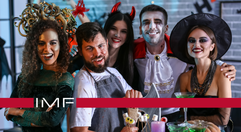 Una de las noches más terroríficas del año se acerca. Halloween está aquí y cada año más gente se suma a esta fiesta para disfrazarse y disfrutar como niños. También son más cada vez, las organizaciones que se unen y que tratan de que, desde Recursos Humanos se ponga la guinda (o calabaza en este caso) de la fiesta en ese día.