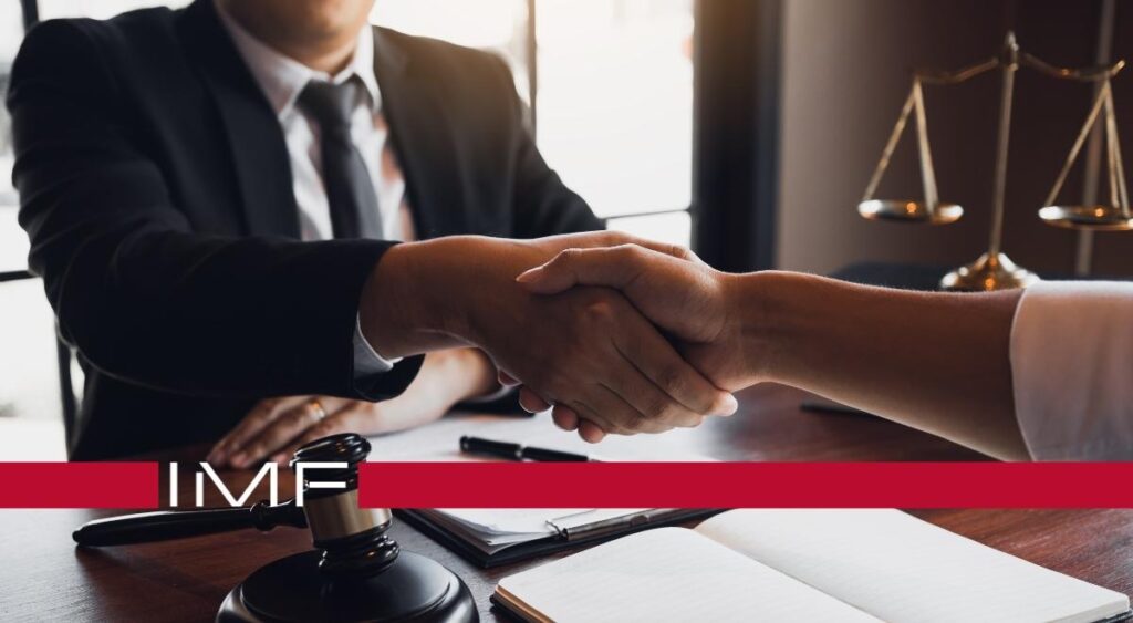 ¿Cómo realizar la comunicación efectiva entre abogado y cliente?